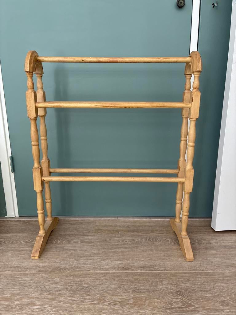 Houten handdoekenrek / kledingrek, Ophalen, Hout, Gebruikt, Landelijk