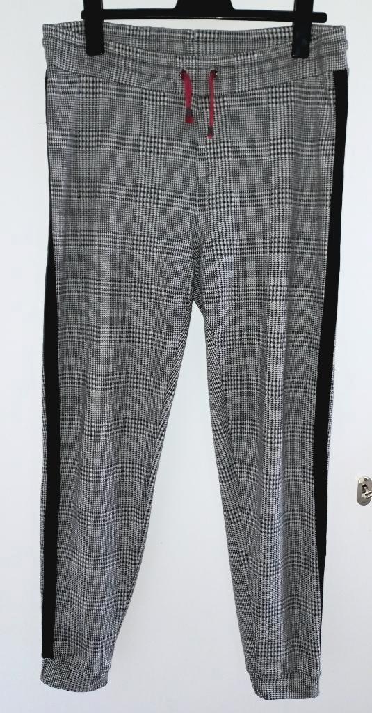 Elvira broek maat 40, Kleding | Dames, Broeken en Pantalons, Zo goed als nieuw, Maat 38/40 (M), Zwart, Lang, Ophalen of Verzenden