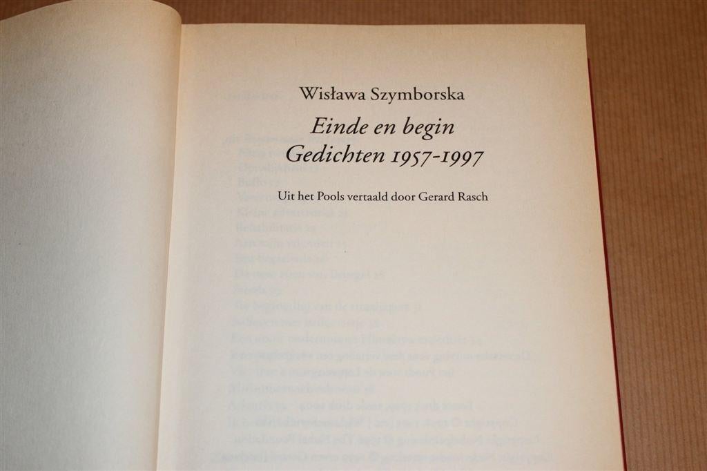 Einde en Begin — Szymborska — Gedichten Nobelprijswinnaar, Boeken, Ophalen of Verzenden, Gelezen
