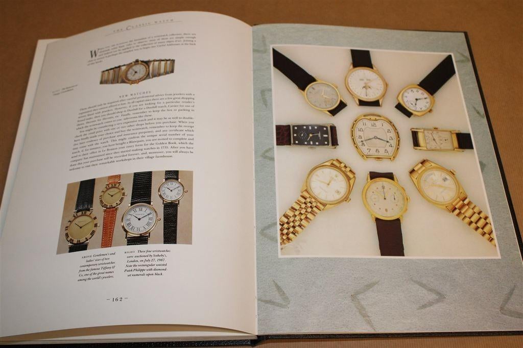 De Klassieke Horloges — Van Eerste Polshorloge tot Nu, Ophalen of Verzenden, Gelezen, Mode algemeen