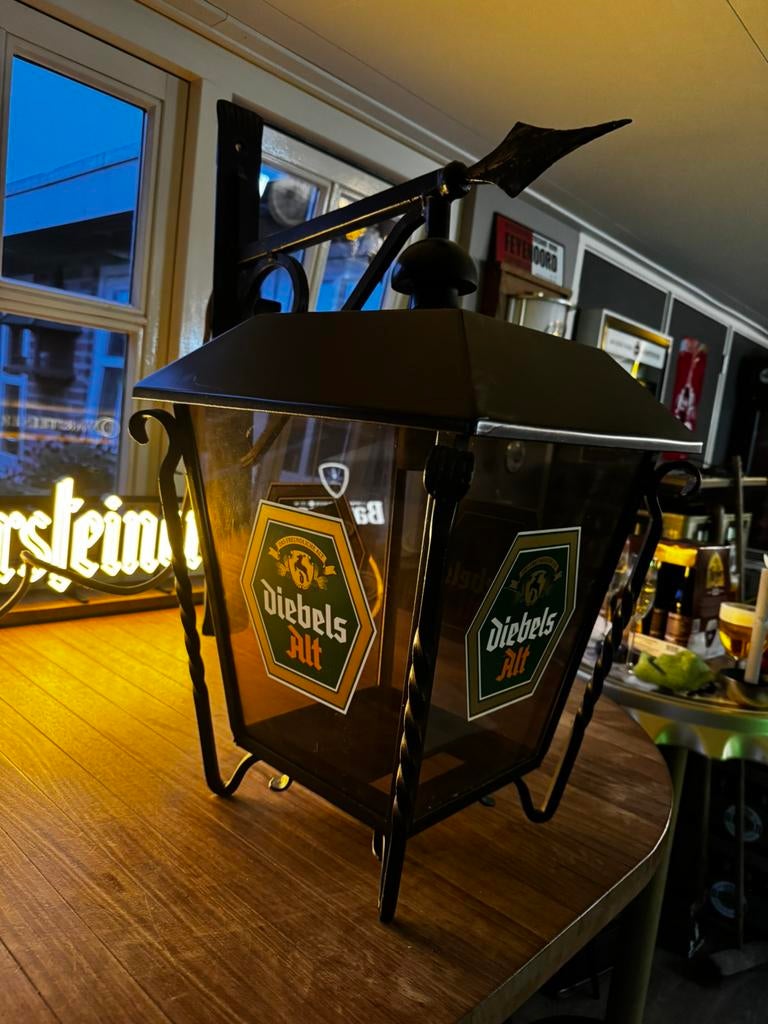 Prachtige Smeedijzeren Diebels Buitenlamp, Verzamelen, Ophalen of Verzenden, Zo goed als nieuw, Reclamebord, Plaat of Schild, Overige merken