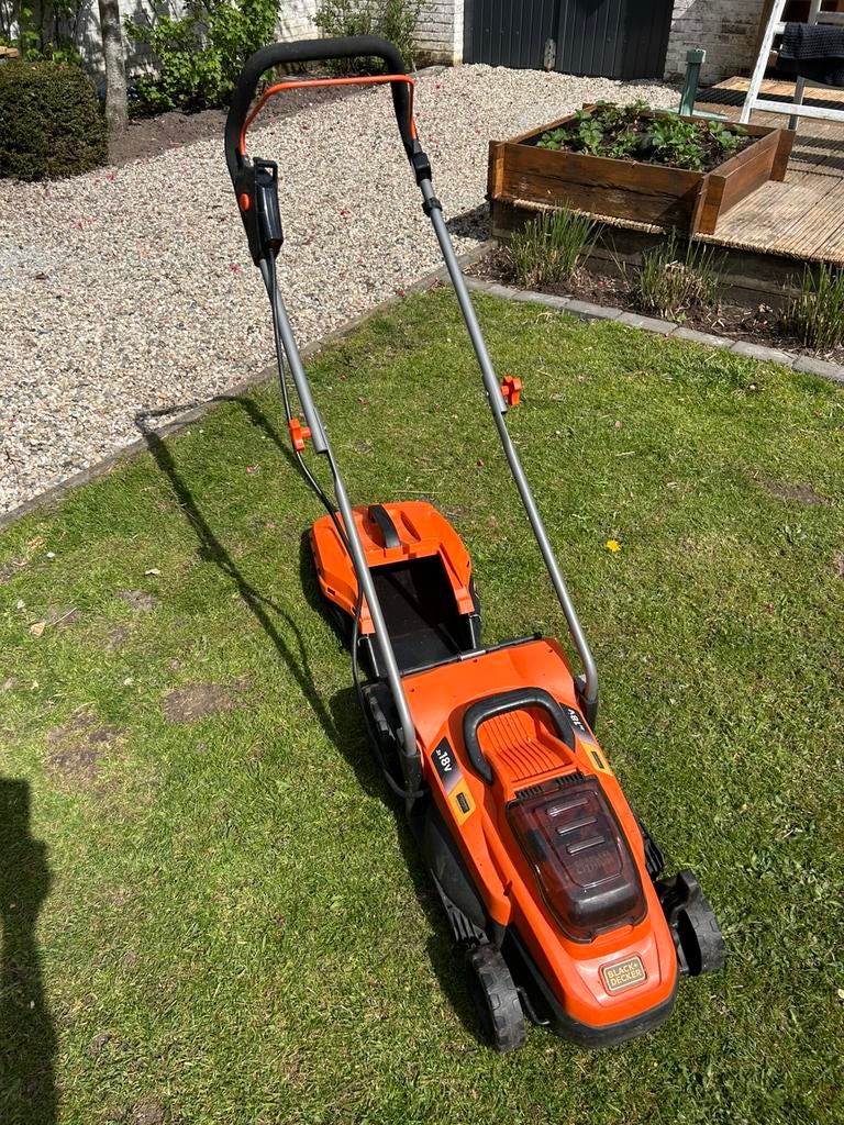 Accu grasmaaier, black and decker., Ophalen of Verzenden, Zo goed als nieuw