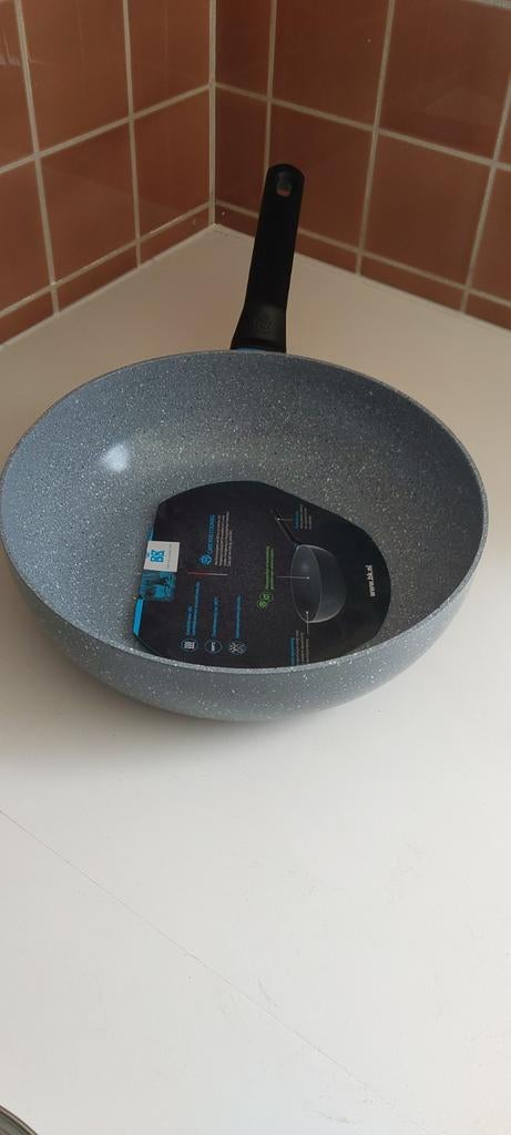 Nagelnieuwe BK keramische koekenpan 28 cm Ø, Huis en Inrichting, Keuken | Potten en Pannen, Ophalen, Aluminium, Koekenpan of Braadpan