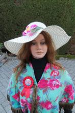 Sarah pop gekleed in spijkerbroek en rozen motief doek., Hobby en Vrije tijd, Feestartikelen | Verhuur, Ophalen, Nieuw, Abraham of Sarah