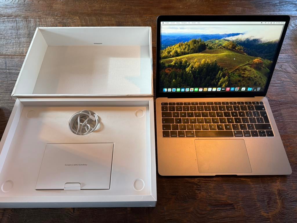 Apple MacBook Air 2019 1,6GHz i5 8GB 128GB SSD MacOS Sonoma, Qwerty, 8 GB, 13 inch, Minder dan 2 Ghz