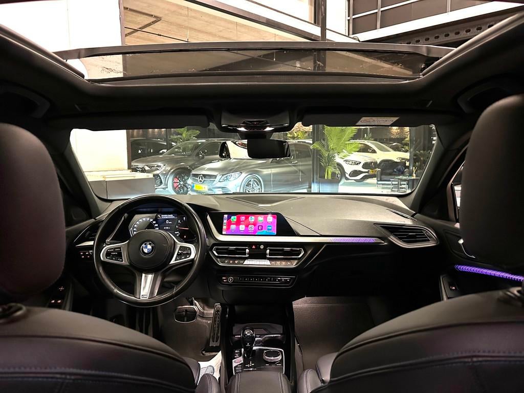 BMW 1-serie 118i High Executive|M pakket|PANO|SFEERVERL., 136 pk, Gebruikt, Bedrijf, 1265 kg