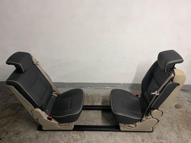 2 mooie Leren stoel met gordel Oldtimer,Bus,Camper,Cabine., Auto-onderdelen, Interieur en Bekleding, Amerikaanse onderdelen, Citroën