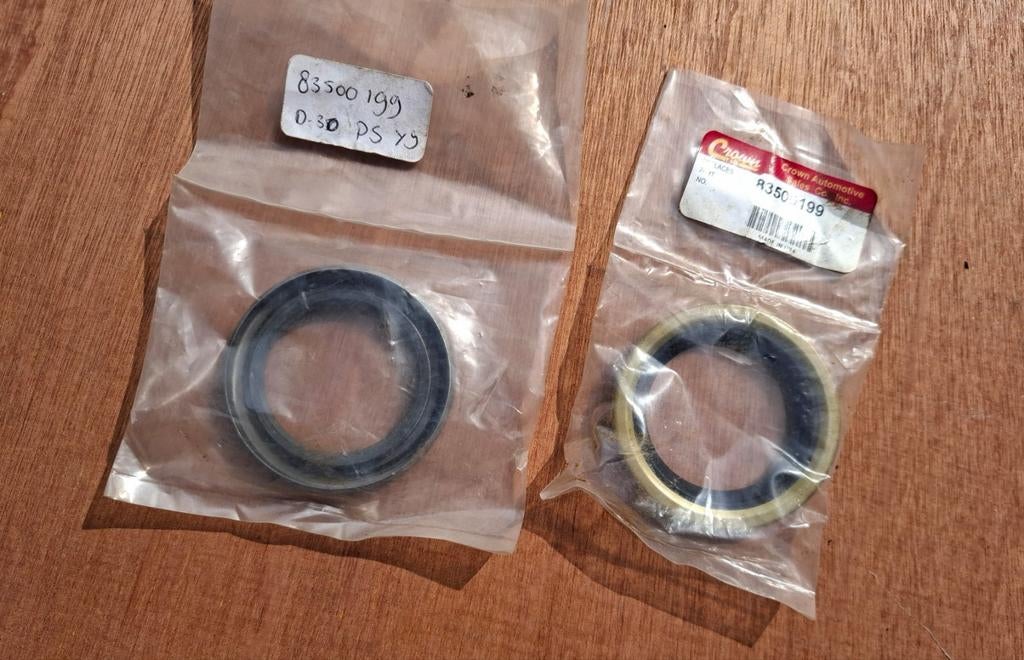 2x Originele Dana 30 Axle Shaft Seal (83500199) - Jeep NOS, Ophalen of Verzenden, Nieuw, Jeep