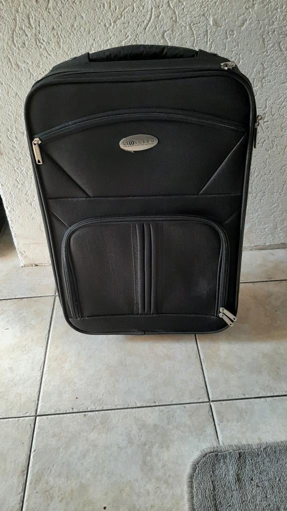 Koffertje leonardo H52-B35-D17..heeft 2 wieltjes, Gebruikt, Hard kunststof, Minder dan 50 cm, Minder dan 35 cm