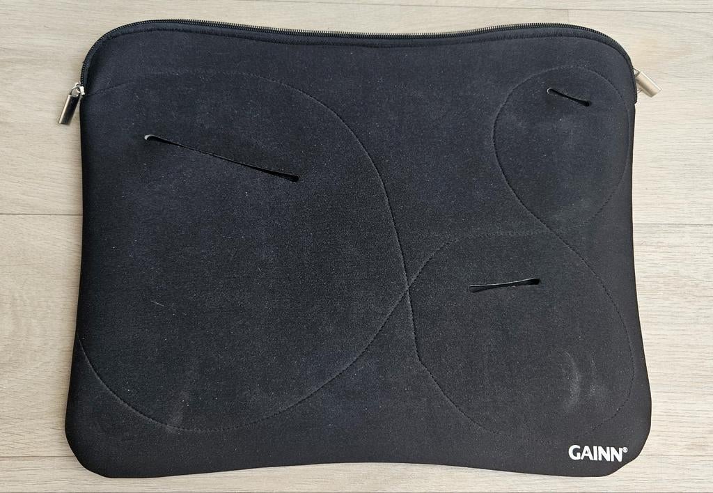 Laptophoes Gainn zwart 39x31cm, Computers en Software, Laptophoezen, Ophalen of Verzenden, 17 inch of meer, Gain