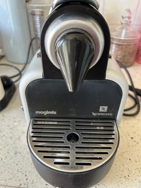 ZGAN Magimix M100 zilver koffie-apparaat voor nespresso cups, Witgoed en Apparatuur, Koffiezetapparaten, Koffiemachine, Ophalen of Verzenden