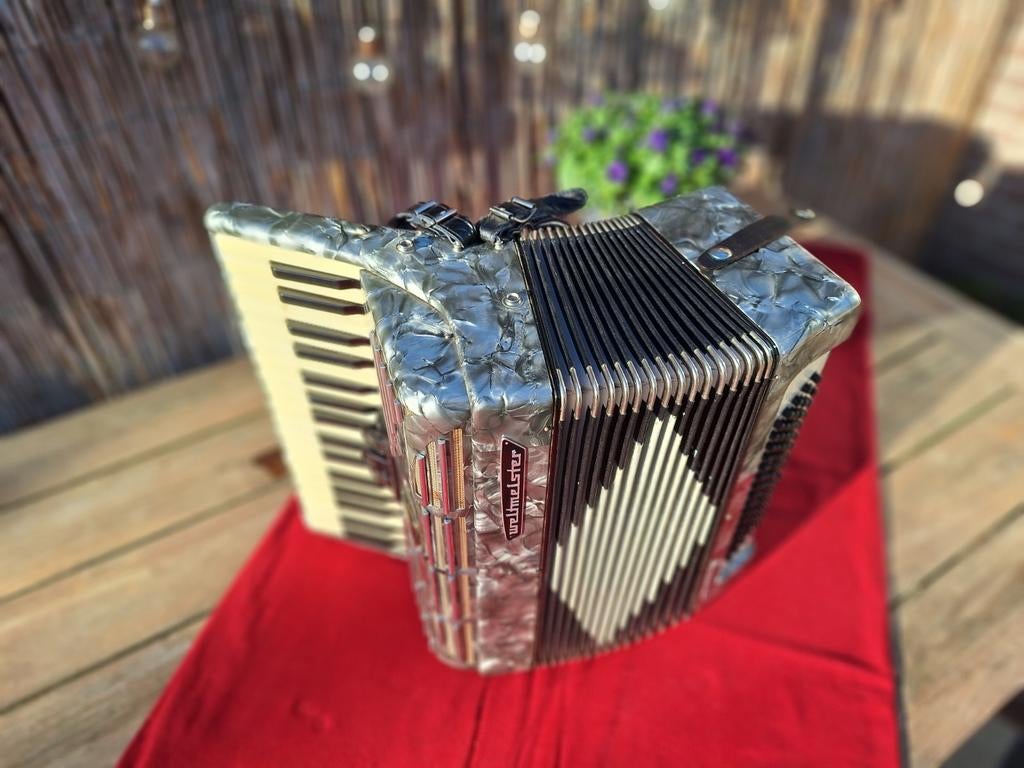 Weltmeister Accordeon 80 Bassen, 2-korig met Koffer, Ophalen, Gebruikt, 80-bas, Met koffer