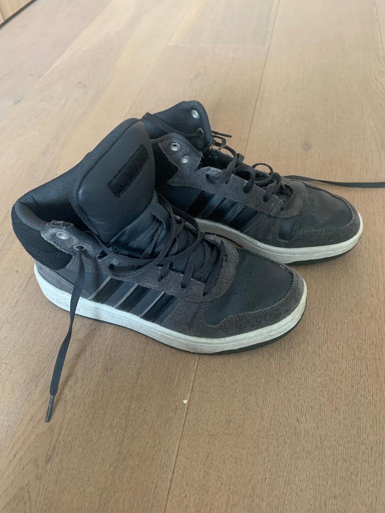 Adidas hoge sneakers, Kleding | Dames, Schoenen, Adidas, Zwart, Ophalen of Verzenden, Sneakers of Gympen