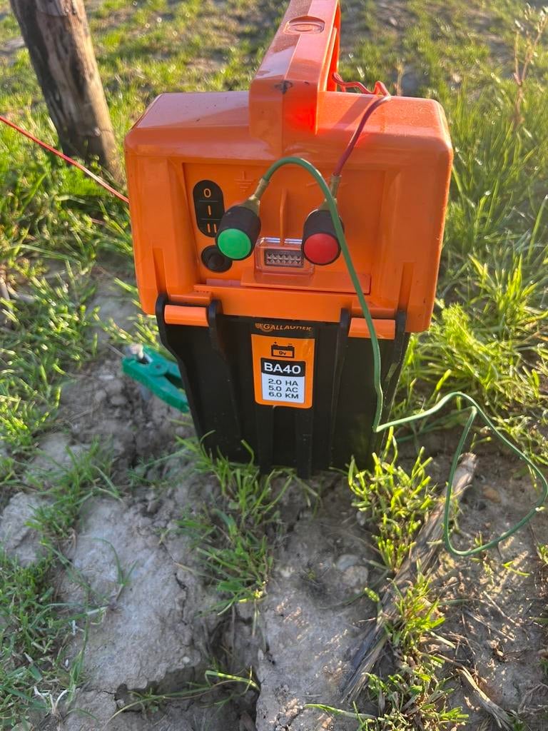 Gallagher schrikdraad apparaat.