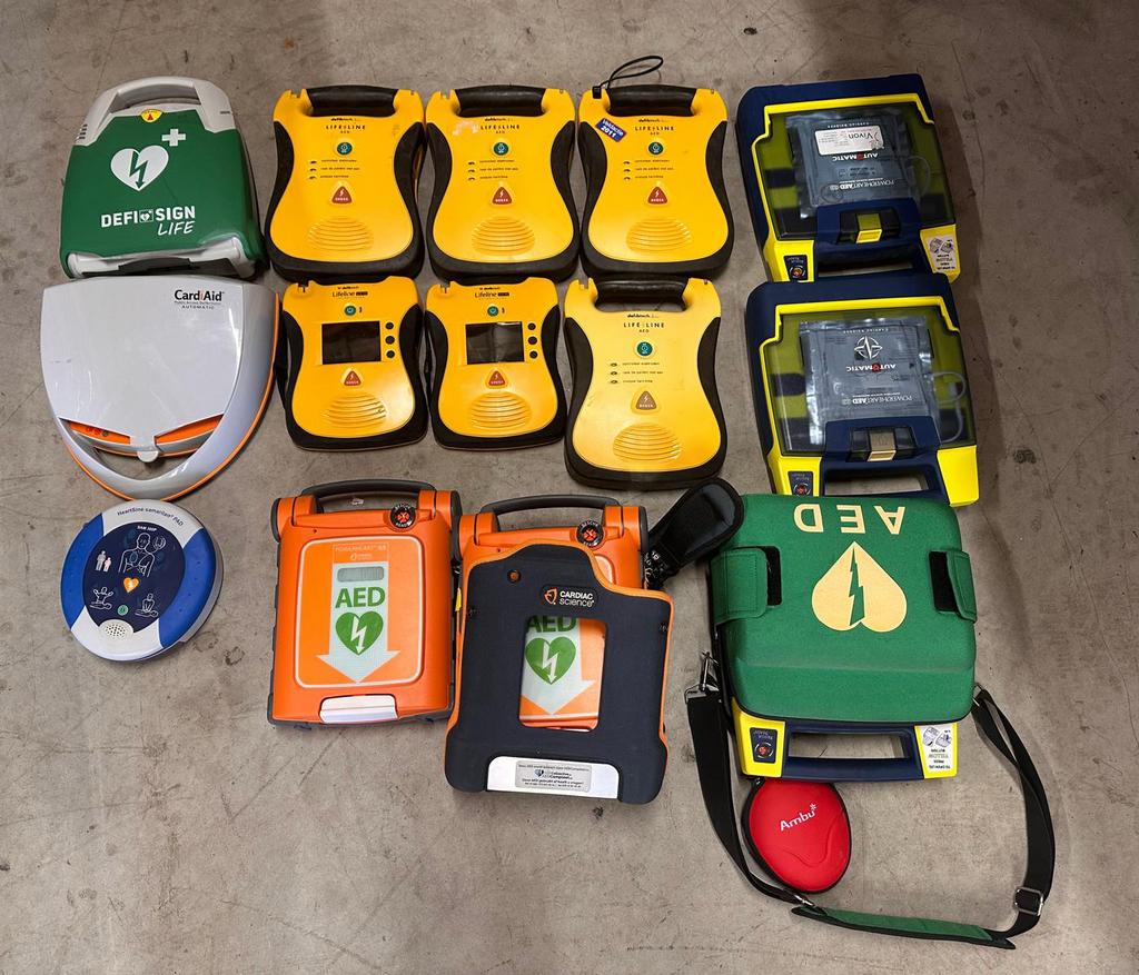 Verschillende aed’s / defibrilator, Diversen, Ophalen of Verzenden, Gebruikt