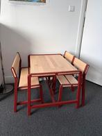 Ypperlig Hay kindertafel met stoelen/bank, Ophalen, Zo goed als nieuw, Tafel(s) en Stoel(en)