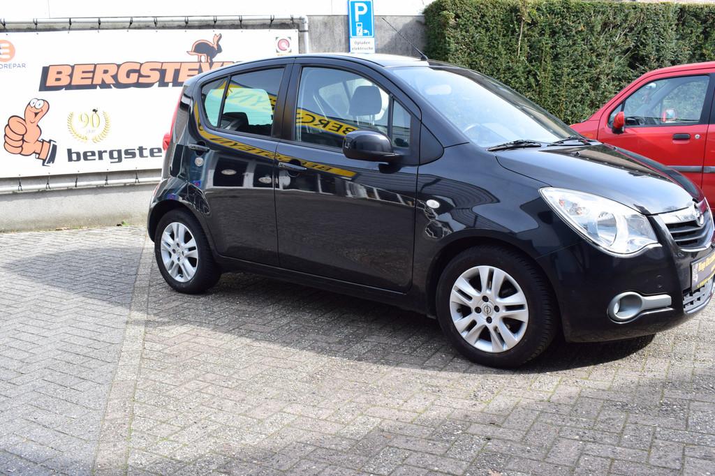 Opel Agila AUTOMAAT 1.2 16V Edition (bj 2012), Auto's, Stof, Zwart, Origineel Nederlands, Bedrijf
