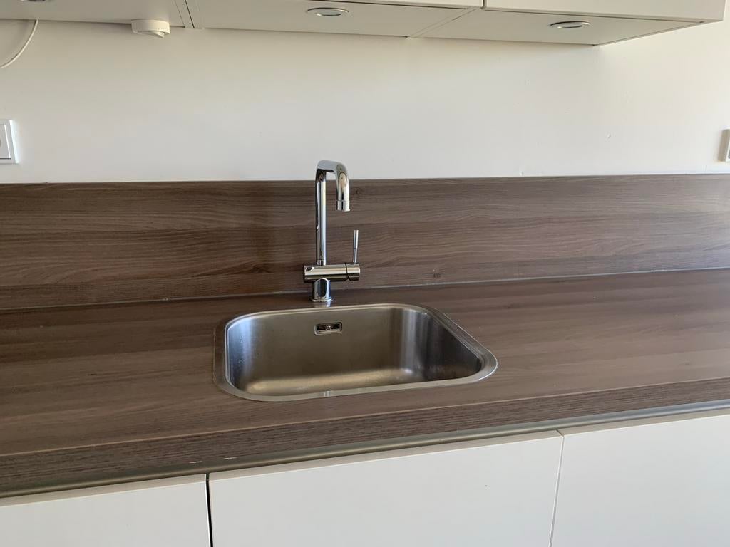 Keukenblok met gasfornuis, wasemkap en 3 bovenkastjes, Gebruikt, Wit, Enkelwandige keuken, Ophalen of Verzenden