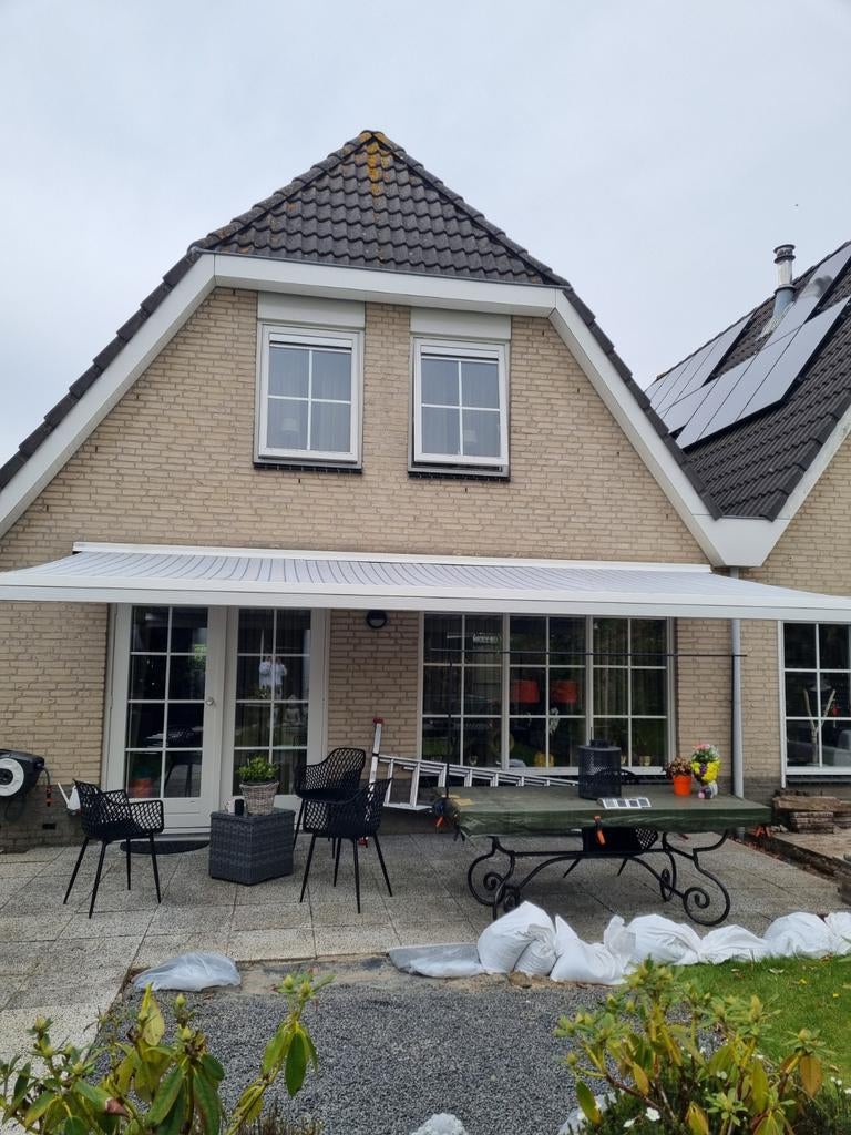 Electrisch zonnescherm., 150 tot 300 cm, Ophalen of Verzenden, Gebruikt, Knikarmscherm