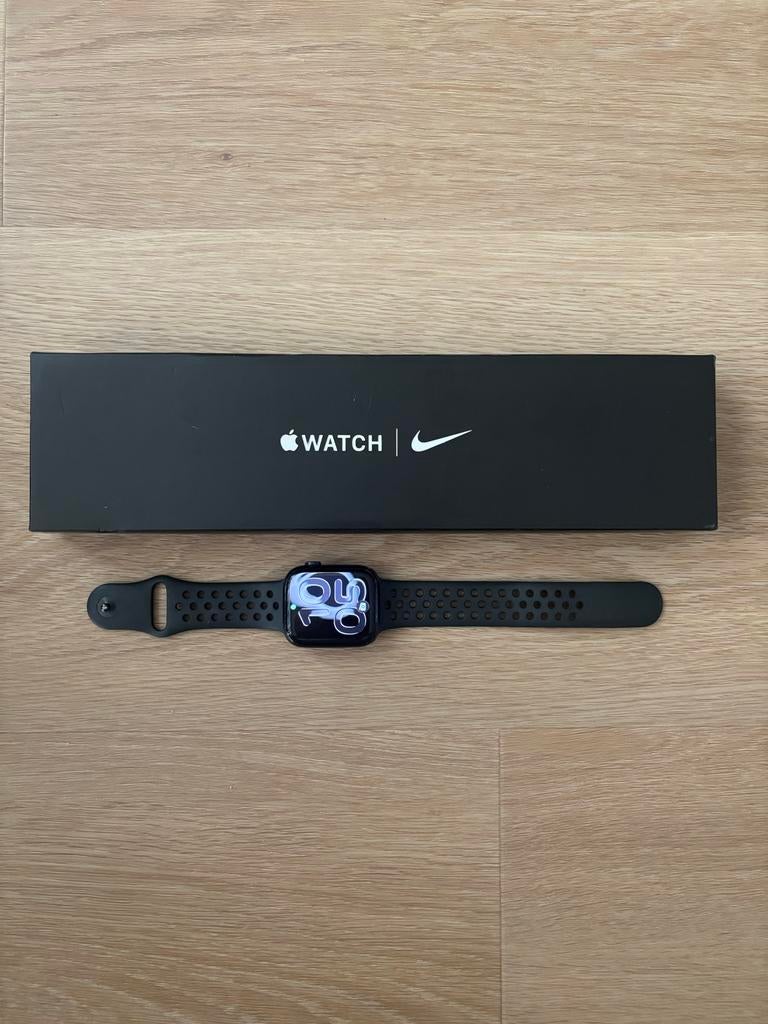 Apple Watch Series 7 45mm Nike Edition, Sieraden, Tassen en Uiterlijk, Smartwatches, Ophalen, Zwart, IOS, Waterdicht
