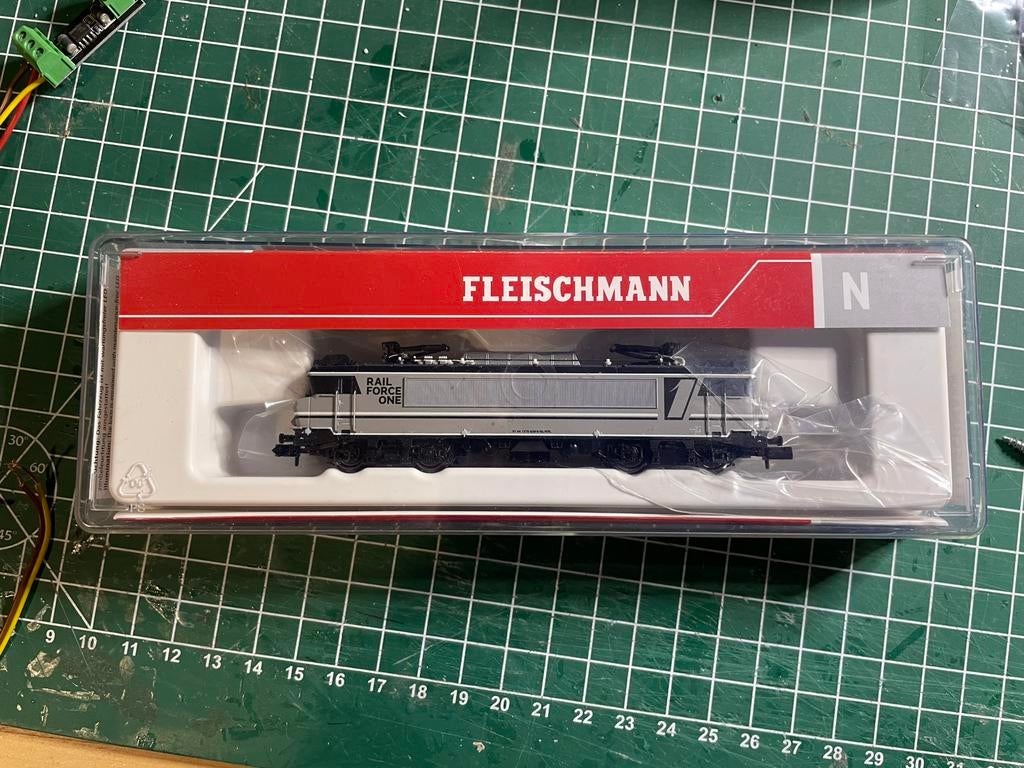 Fleischmann n spoor locomotief digitaal, Hobby en Vrije tijd, Modeltreinen | N-Spoor, Verzenden, Fleischmann, Zo goed als nieuw