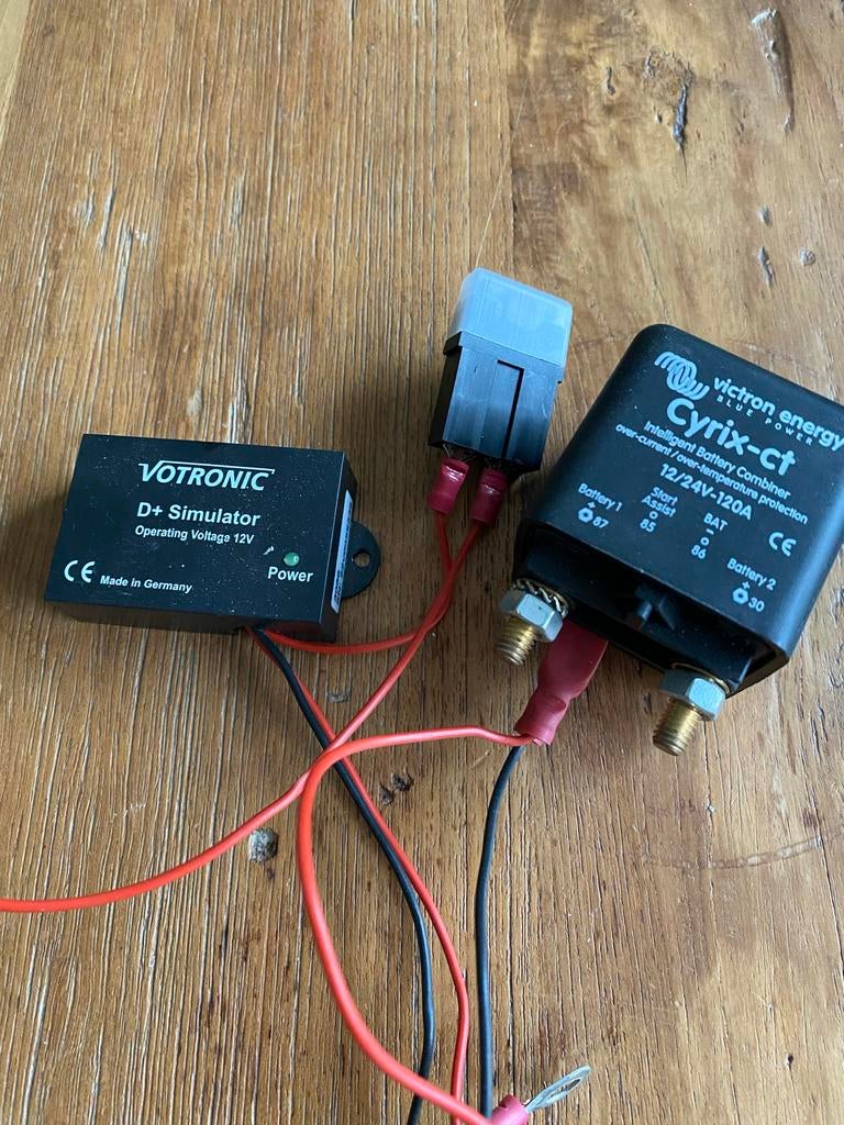 Victron Cyrix-ct 12/24V-120A en Votronic D+ Simulator, Ophalen of Verzenden, Gebruikt, Universele onderdelen