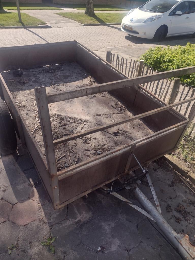 Aanhangwagen opknapper, Ophalen