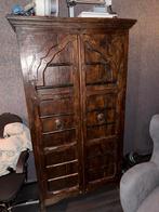 Antieke kast met authentieke Arabische stijl deuren, Ophalen