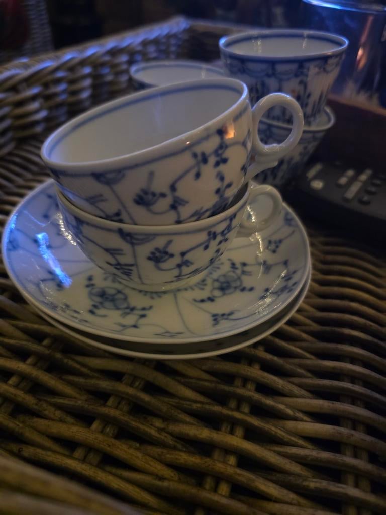 2 antieke Tettau Strohblumenmuster kop en schotels, Ophalen of Verzenden