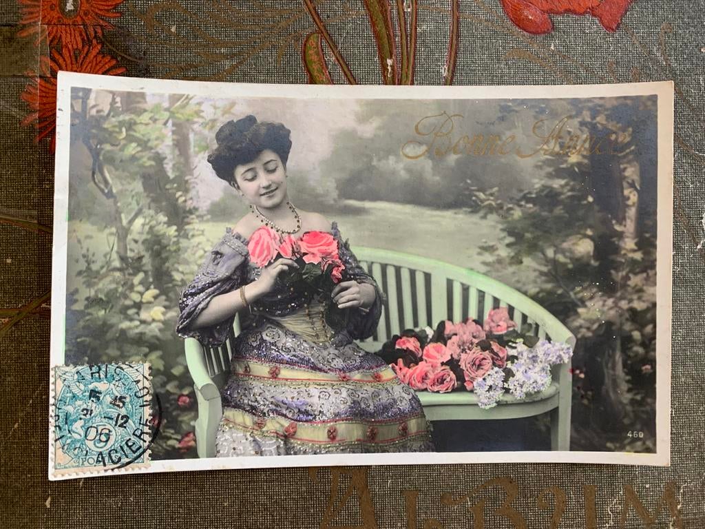 1906 Bonne Année - dame op bankje (RR), Ophalen of Verzenden, Voor 1920, Gelopen, Feest(dag)