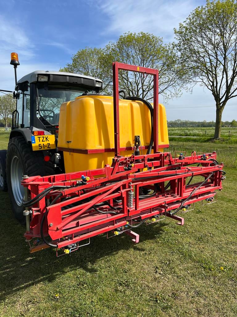 Gedragen veldspuit met hydraulische hoogte verstelling, Zakelijke goederen, Agrarisch | Werktuigen, Ophalen of Verzenden, Akkerbouw