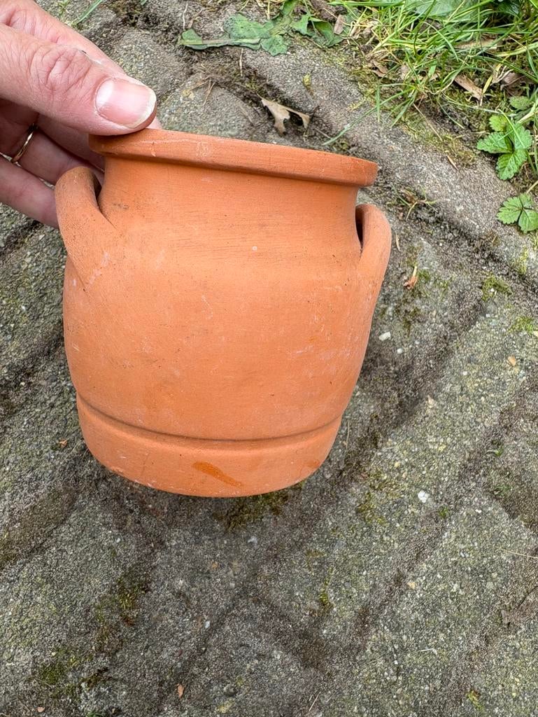 Aardewerken terracotta kruikje voor plantjes, Tuin en Terras, Bloempotten, Ophalen, Rond, Zo goed als nieuw, Minder dan 40 cm