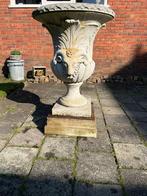 Grote betonnen pot, Ophalen, Gebruikt