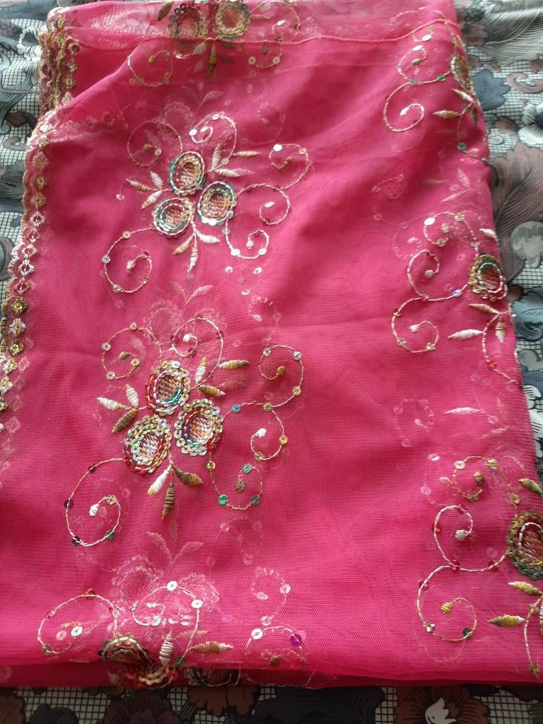 Prachtige Oosterse sjaal/omslagdoek met pailletten, Kleding | Dames, Mutsen, Sjaals en Handschoenen, Ophalen of Verzenden