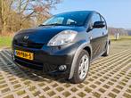 Daihatsu Sirion 1.3 2011 Zwart 67.000 km, Stof, 31 €/maand, 4 cilinders, Zwart