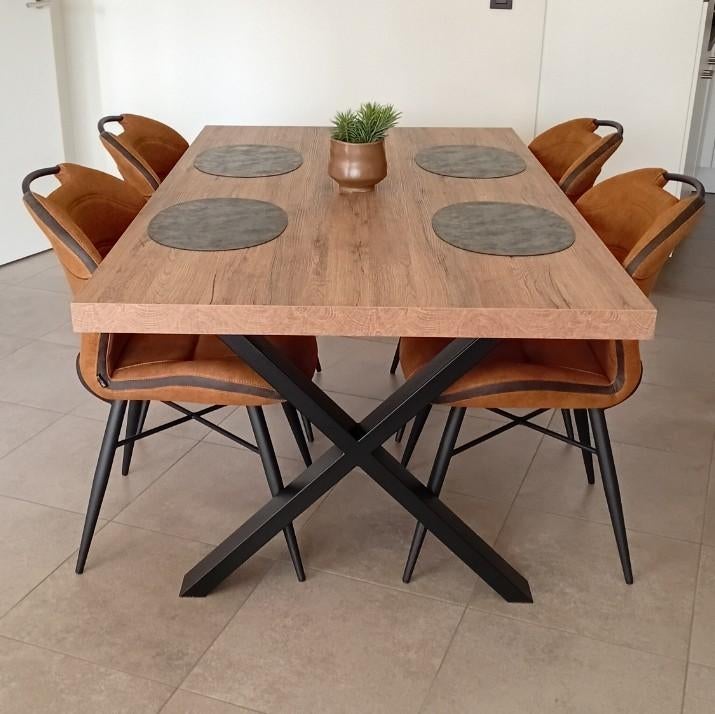 Eetkamertafel en 4 cognac-kleurige eetkamerstoelen.., Ophalen, 50 tot 100 cm, Zo goed als nieuw, Industriële stijl