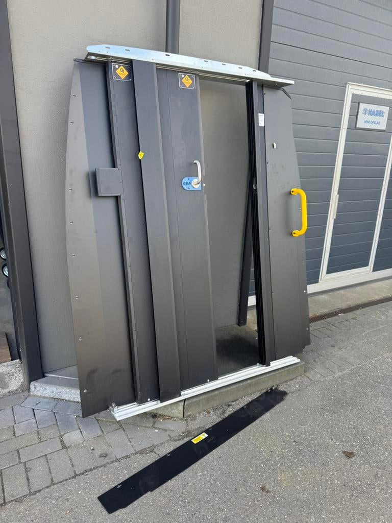 Gema express koeriers wand mercedes sprinter, Ophalen, Zo goed als nieuw