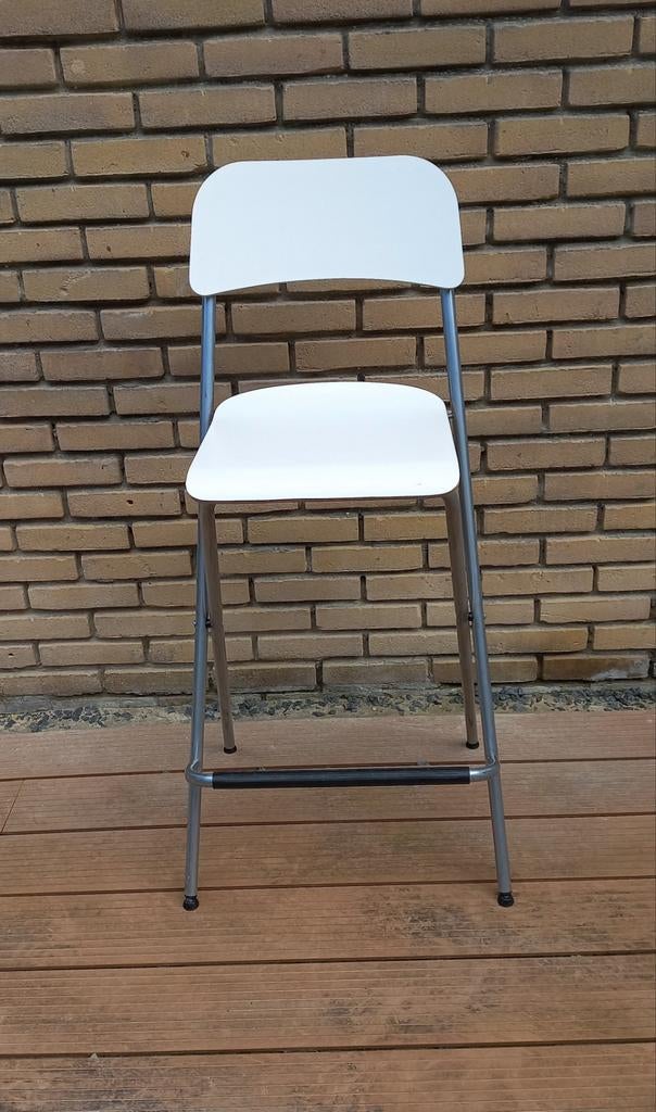 1 barkruk wit hout met metalen onderstel en voetsteun, Huis en Inrichting, Barkrukken, Gebruikt, 60 tot 90 cm, Ophalen of Verzenden