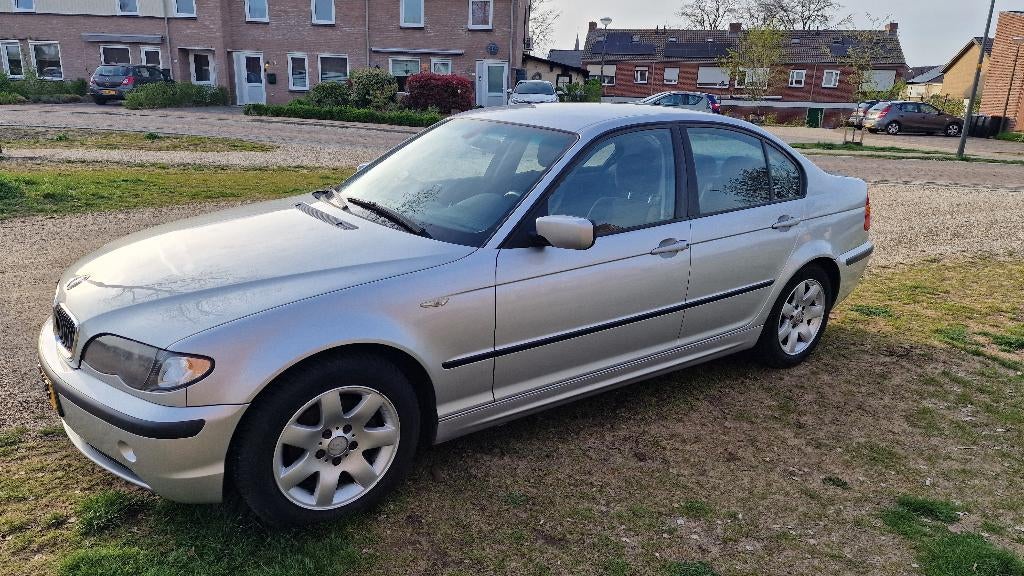 BMW 318i executive 2.0 I  2002 Zilver, Auto's, BMW, 1995 cc, Handgeschakeld, Lichtsensor, Particulier