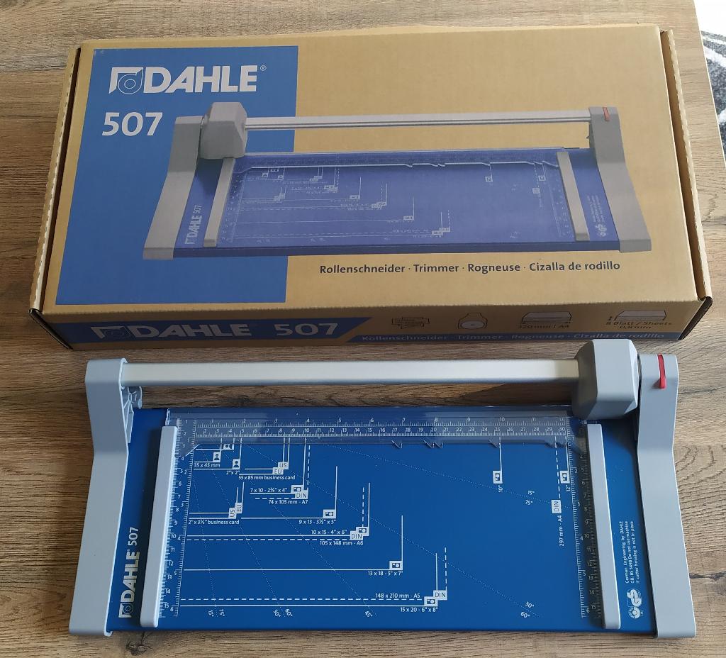 Dahle 507 - Taglierina, modello 2020, capacità di taglio 8 fogli, fino
