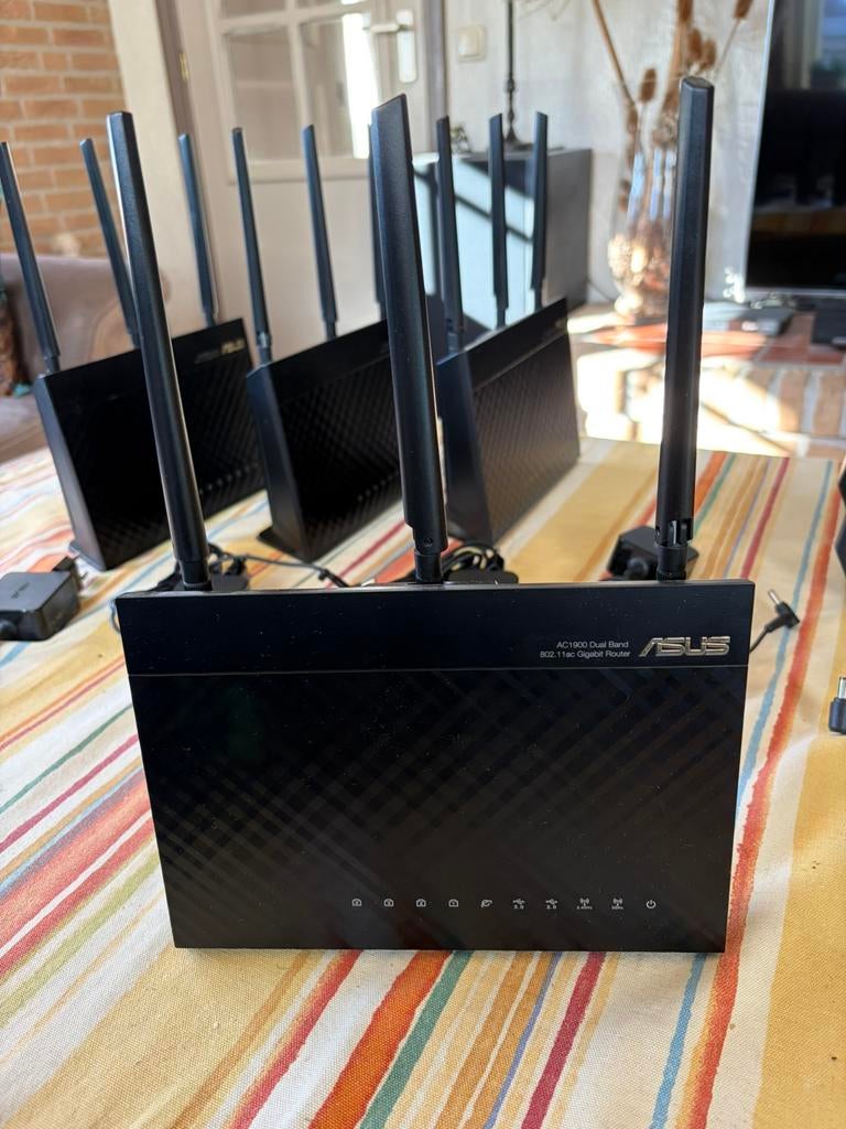 3 Asus RT AC 68U routers met Aimesh, Computers en Software, Routers en Modems, Zo goed als nieuw, Ophalen of Verzenden