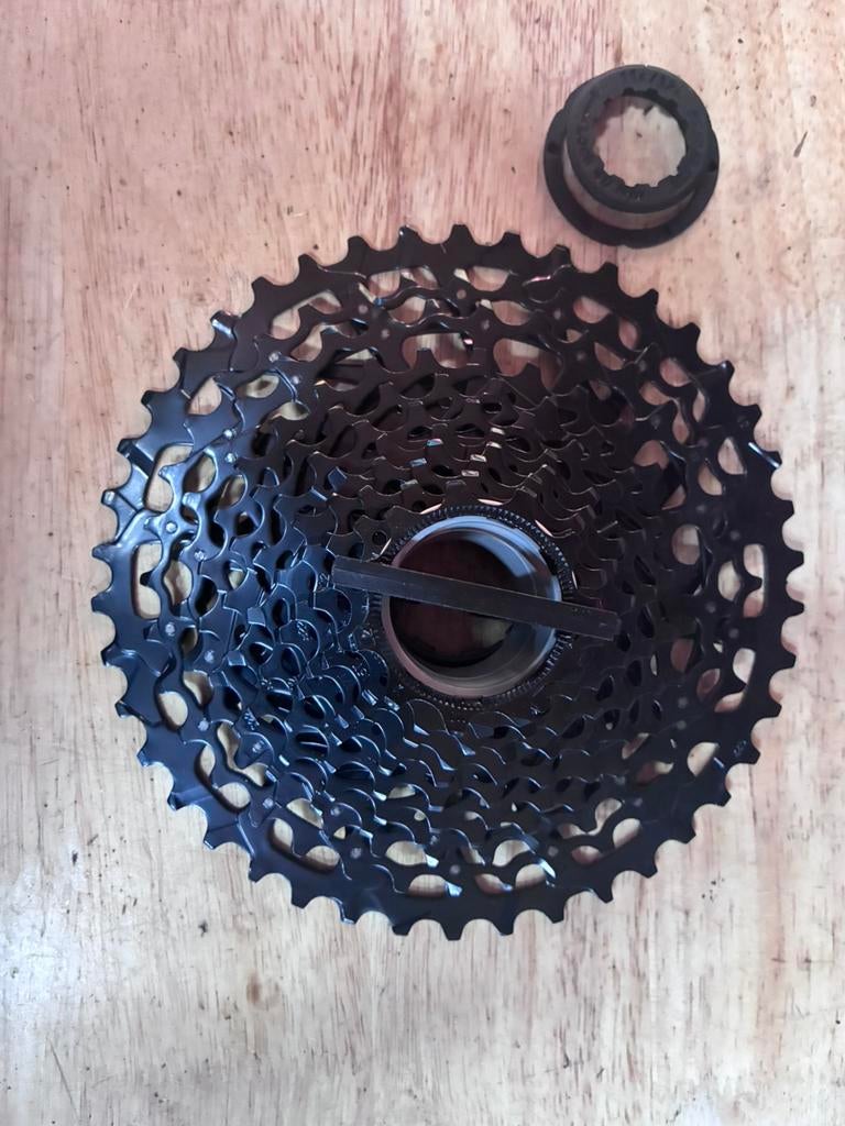SRAM Force 11-sp,  cassettes + Red ketting + 40T kettingblad, Ophalen of Verzenden, Zo goed als nieuw, Stuur