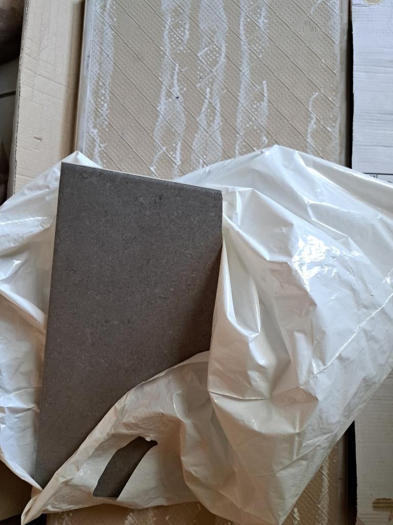 Badkamertegels, rest, Ophalen, Nieuw, Minder dan 5 m², 20 tot 40 cm