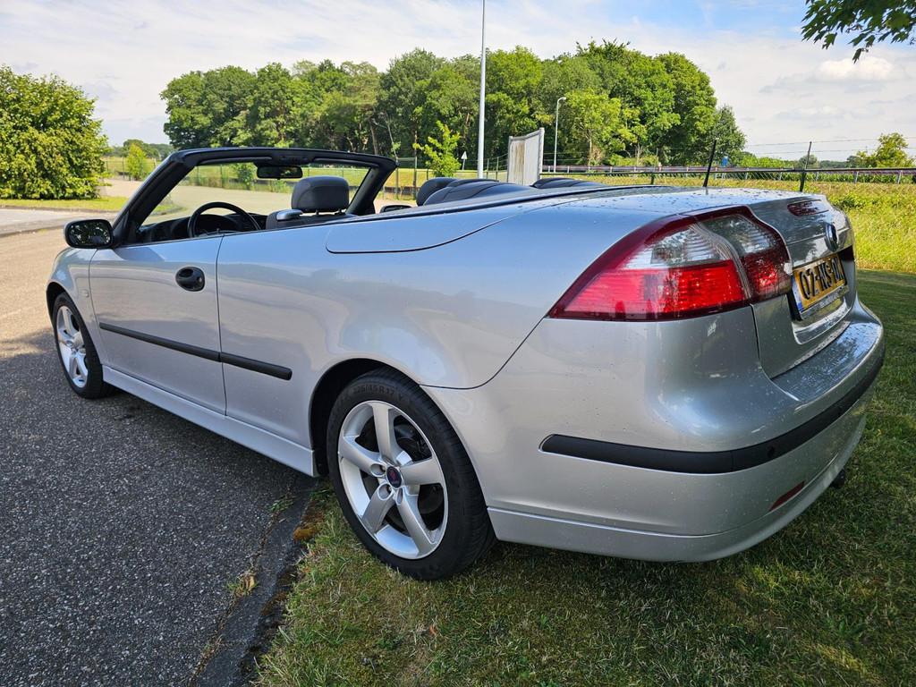 Saab 9-3 Cabrio 1.8T Vector HiRSCH leder/cruise *apk:02-2027, Auto's, Saab, Voorwielaandrijving, 1998 cc, Gebruikt, Zwart