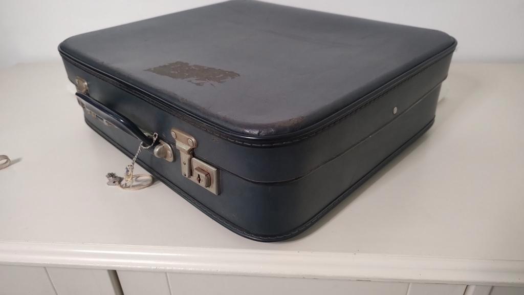 K602 VINTAGE stewardess koffer donker blauw in goede staat, Gebruikt, Hard kunststof, Onbekend, Minder dan 50 cm