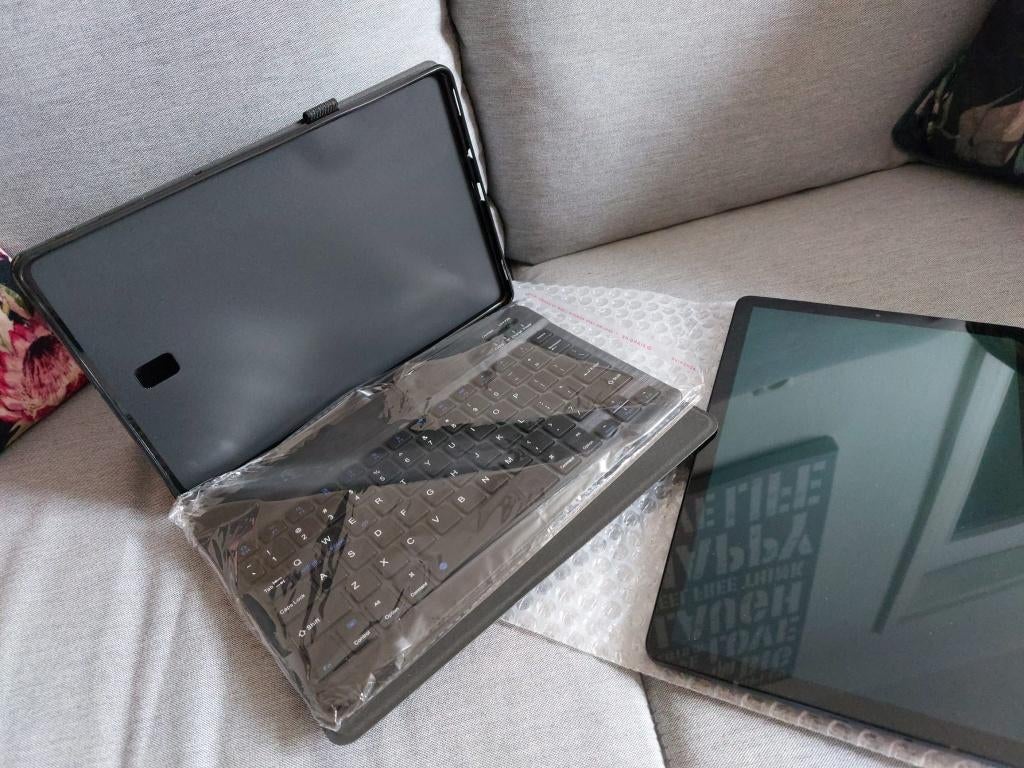 Samsung Galaxy Tab S4 + Toetsenbordhoes, Computers en Software, Android Tablets, Tab S4, Zo goed als nieuw, Wi-Fi en Mobiel internet