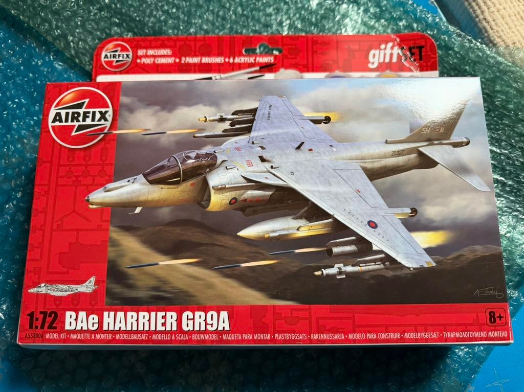 Airfix 1:72 BAe Harrier GR9A Gift Set, Overige merken, 1:72 tot 1:144, Nieuw, Ophalen of Verzenden