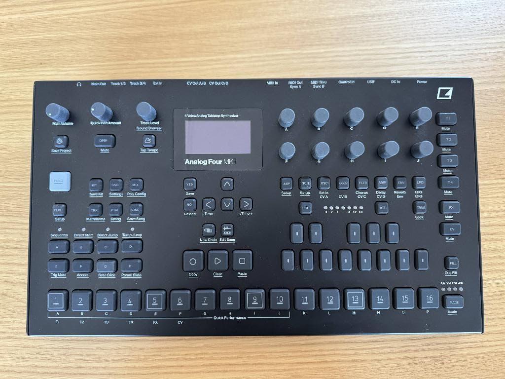 Elektron Analog Four MKII, Overige aantallen, Zo goed als nieuw, Met midi-aansluiting, Ophalen
