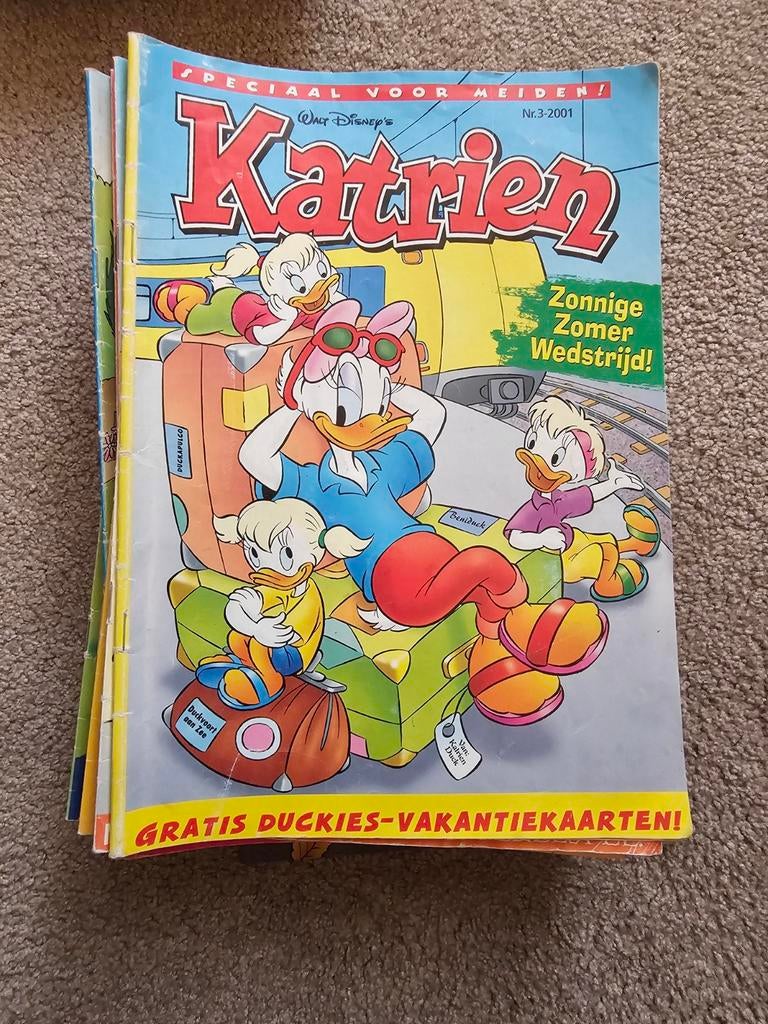 100 x Donald Duck en 43 x Katrien Duck, Eén comic, Ophalen, Gelezen, Europa