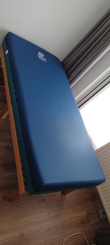 Elektrisch verstelbaar bedden (2x) met Deron matras, Ophalen, Gebruikt, Eenpersoons, 90 cm